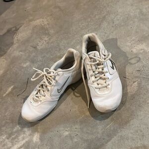 Size 6 1/2 Nike white gym shoes